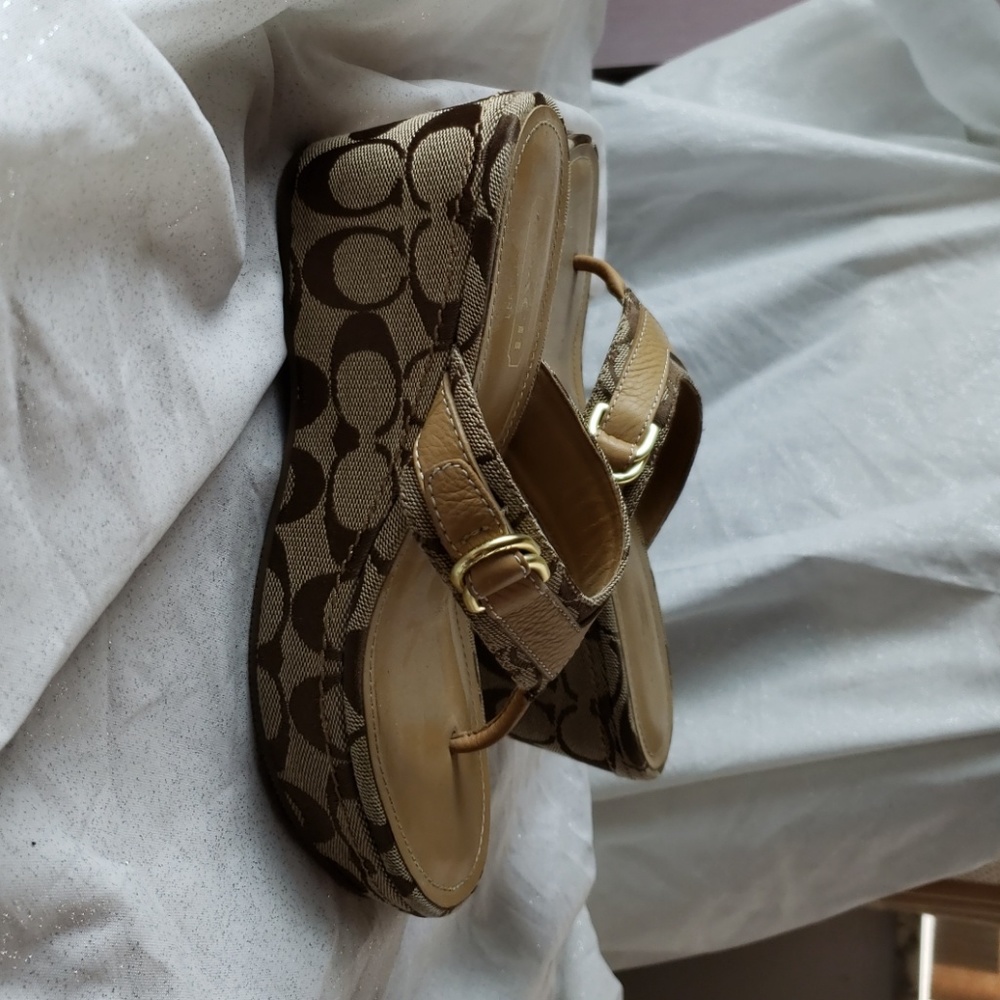 Coach Evelina Wedge Sandles Size 6 1/2 Slip on. - Picture 2 of 4
